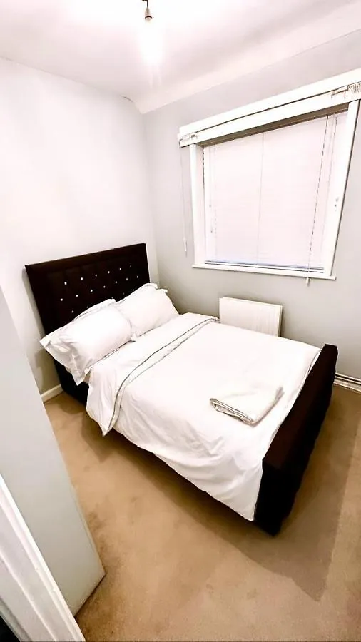 43 Keedonwood Road Villa Bromley 0*,  United Kingdom